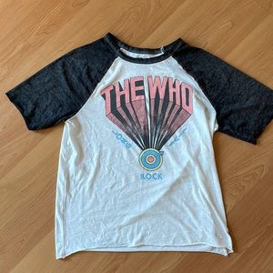 American Eagle shirt